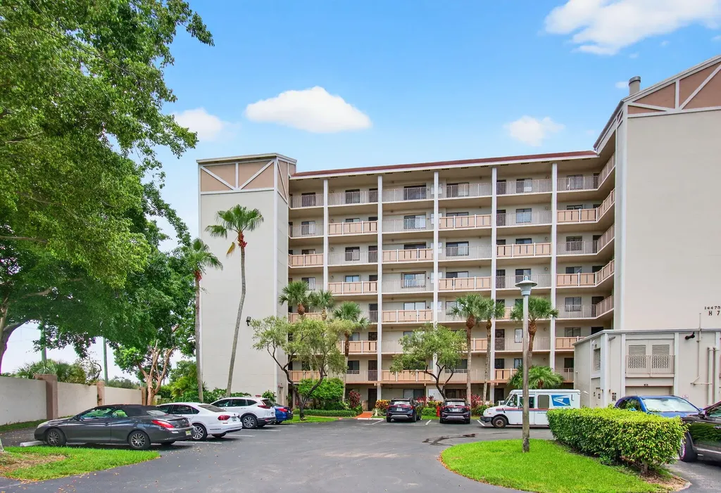 14475 Strathmore Lane Delray Beach FL 33446