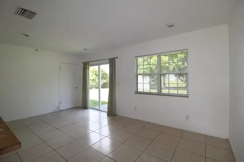 2022 Se West Dunbrooke Circle Port Saint Lucie FL 34952