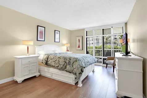 3300 S Ocean 202 S Boulevard Palm Beach FL 33480