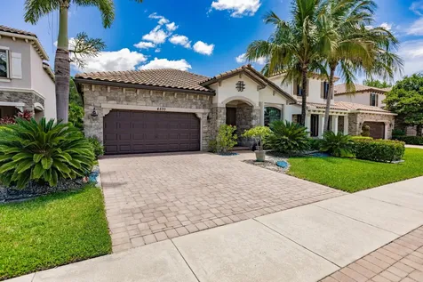 4570 Willow Run Way Lake Worth FL 33467