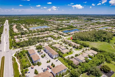 4570 Willow Run Way Lake Worth FL 33467