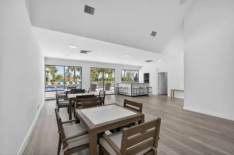 1605 S Us Highway 1 Jupiter FL 33477