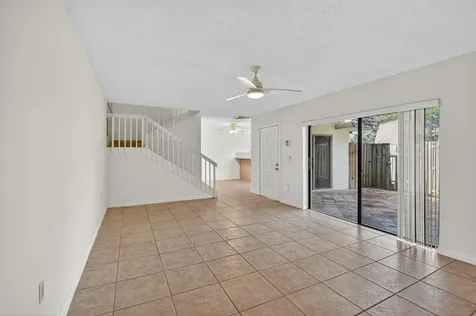 2907 Sw 22nd Circle Delray Beach FL 33445