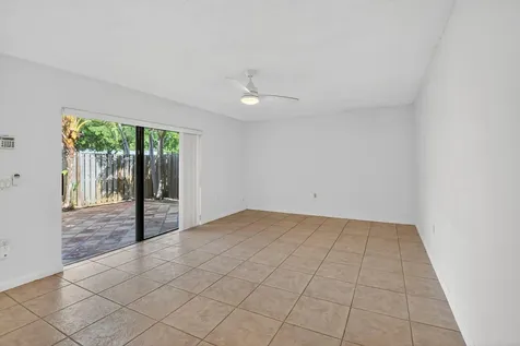 2907 Sw 22nd Circle Delray Beach FL 33445
