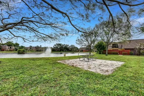 2907 Sw 22nd Circle Delray Beach FL 33445