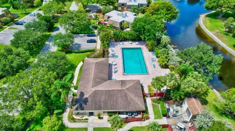 2907 Sw 22nd Circle Delray Beach FL 33445