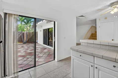 2907 Sw 22nd Circle Delray Beach FL 33445