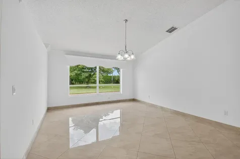 10628 Plainview Circle Boca Raton FL 33498