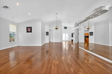 2151 Nw 60th Circle Boca Raton FL 33496