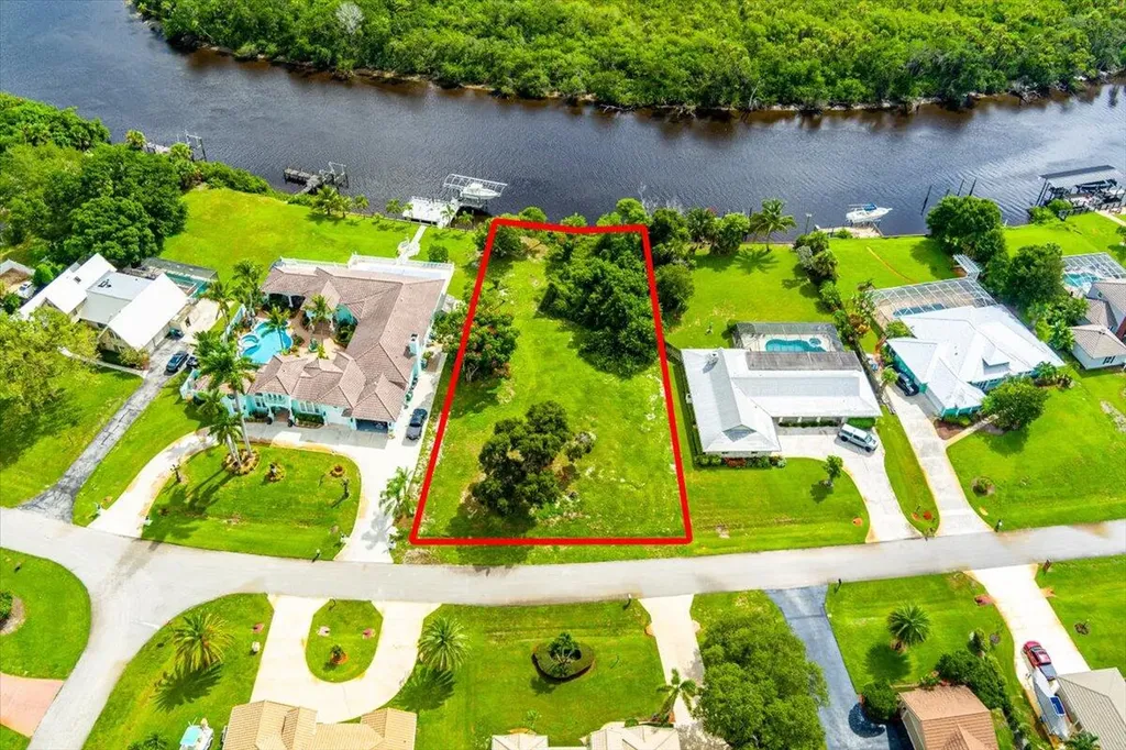 733 SE Hidden River Drive Port Saint Lucie FL 34983