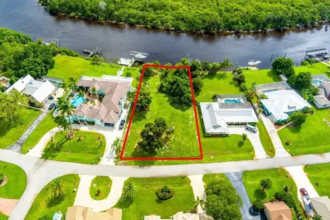 733 SE Hidden River Drive Port Saint Lucie FL 34983