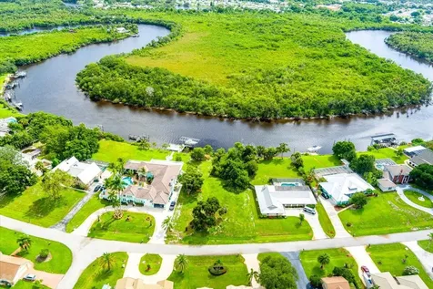 733 SE Hidden River Drive Port Saint Lucie FL 34983