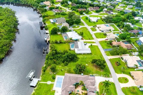 733 SE Hidden River Drive Port Saint Lucie FL 34983