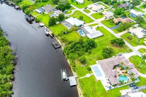733 SE Hidden River Drive Port Saint Lucie FL 34983