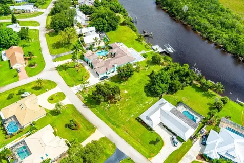 733 SE Hidden River Drive Port Saint Lucie FL 34983