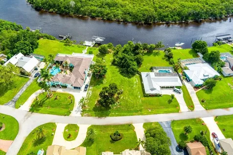 733 SE Hidden River Drive Port Saint Lucie FL 34983