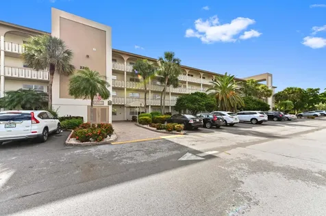 2201 Lucaya Bend Coconut Creek FL 33066