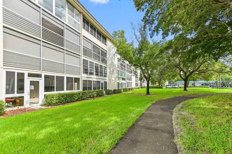 2201 Lucaya Bend Coconut Creek FL 33066