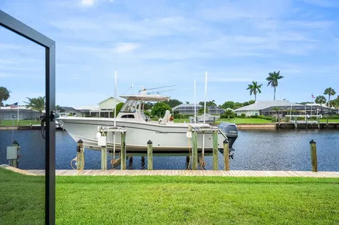 3422 Se Fairway Stuart FL 34997