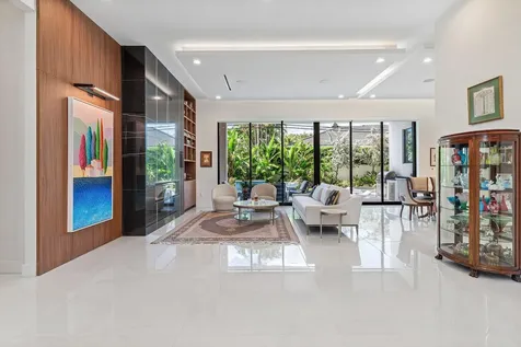 450 Ne 10th Street Boca Raton FL 33432