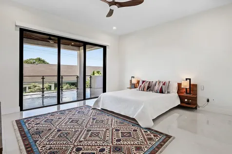 450 Ne 10th Street Boca Raton FL 33432