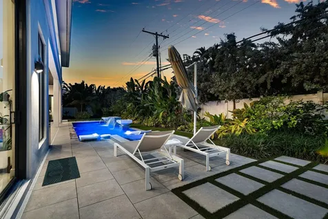 450 Ne 10th Street Boca Raton FL 33432