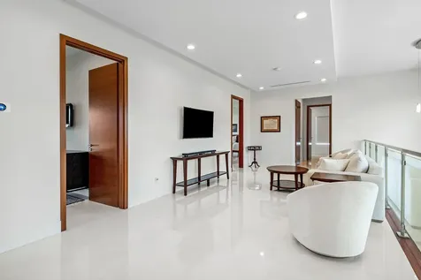450 Ne 10th Street Boca Raton FL 33432