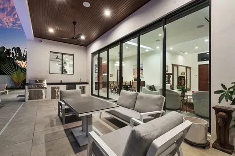 450 Ne 10th Street Boca Raton FL 33432