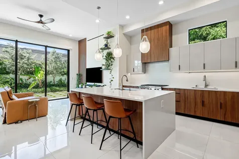 450 Ne 10th Street Boca Raton FL 33432