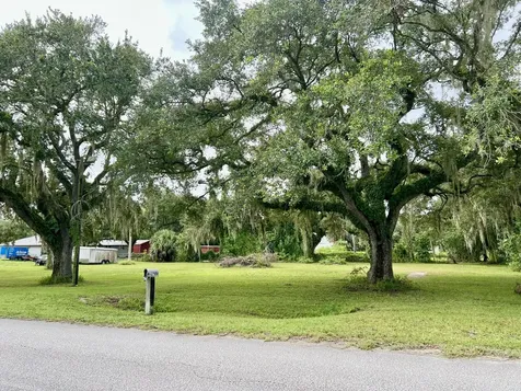 2070 SW 8th Street Okeechobee FL 34974