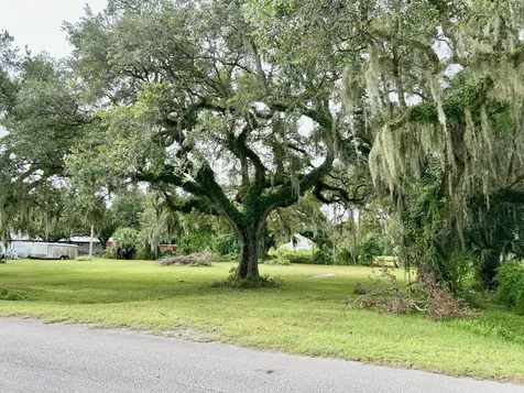 2070 SW 8th Street Okeechobee FL 34974