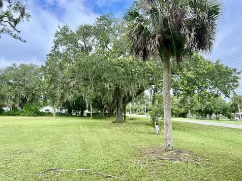 2070 SW 8th Street Okeechobee FL 34974