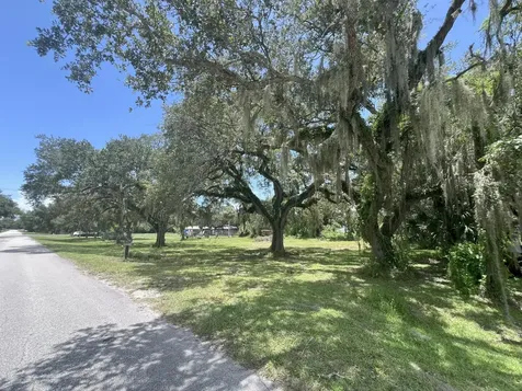 2070 SW 8th Street Okeechobee FL 34974
