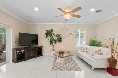 300 Sw 15th Drive Boca Raton FL 33432