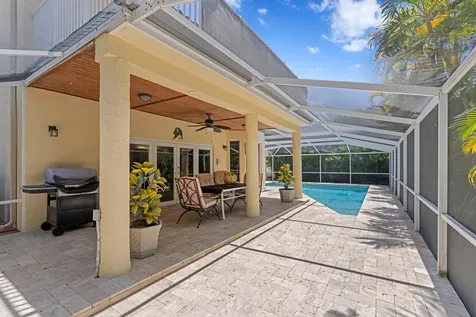 300 Sw 15th Drive Boca Raton FL 33432