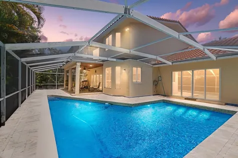 300 Sw 15th Drive Boca Raton FL 33432