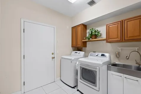 300 Sw 15th Drive Boca Raton FL 33432