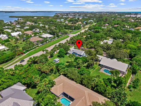 2225 Genesea Lane Vero Beach FL 32963