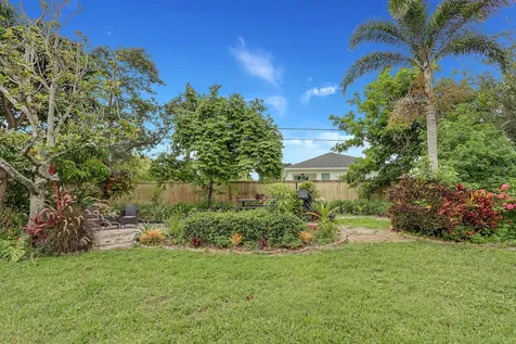 7655 Se Sugar Sand Circle Hobe Sound FL 33455