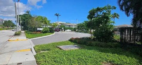 880 W Horizons Boynton Beach FL 33435