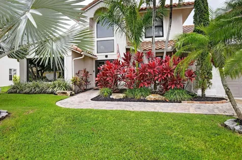 10798 Seacliff Circle Boca Raton FL 33498