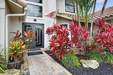 10798 Seacliff Circle Boca Raton FL 33498