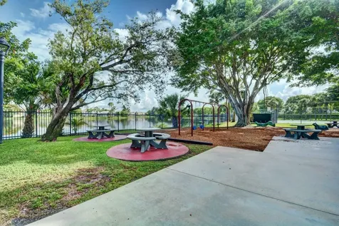10798 Seacliff Circle Boca Raton FL 33498