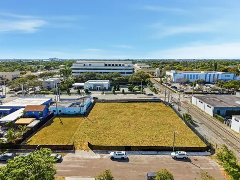 428 Avon Road West Palm Beach FL 33401