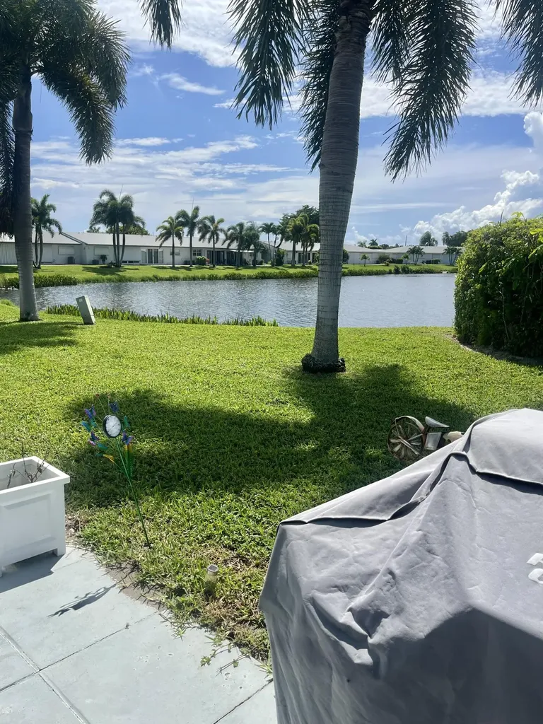 2100 Sw Lake Circle Drive Boynton Beach FL 33426