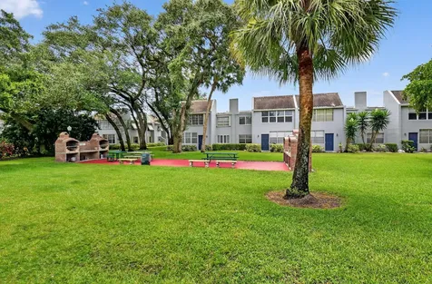 2860 Sw 22nd Avenue Delray Beach FL 33445
