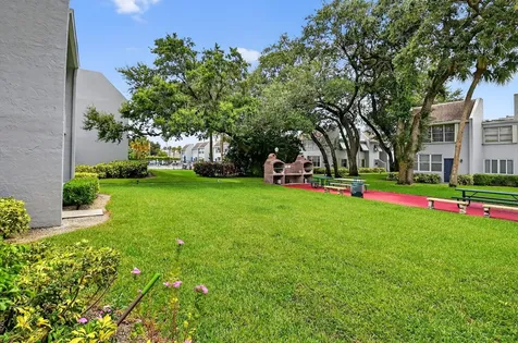 2860 Sw 22nd Avenue Delray Beach FL 33445