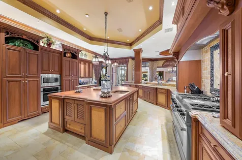 2330 Seven Oaks Lane Palm Beach Gardens FL 33410