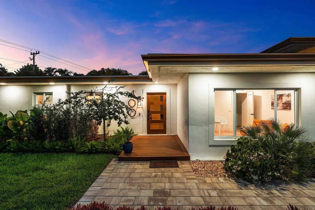 400 Kings Lynn Delray Beach FL 33444