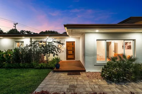 400 Kings Lynn Delray Beach FL 33444